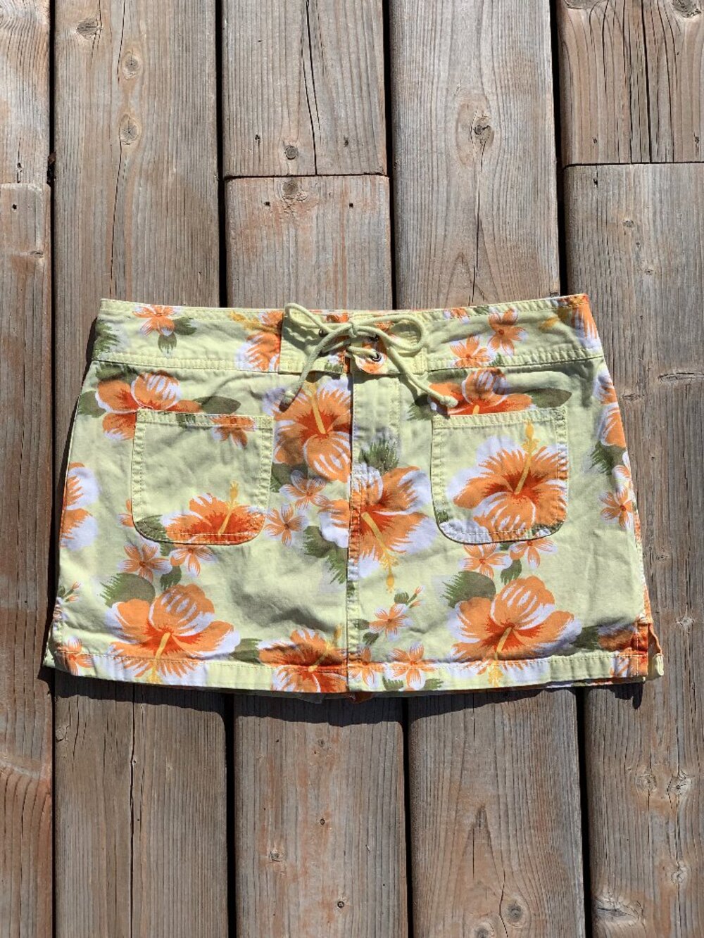 Vintage Y2K Old Navy Micro Mini Skort Skirt 4 Yellow Floral Low Rise Beach Surf